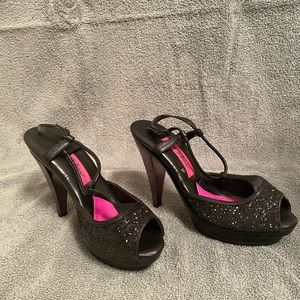Betsy Johnson black chrome peep toe heels. 👠 BNIB light damage